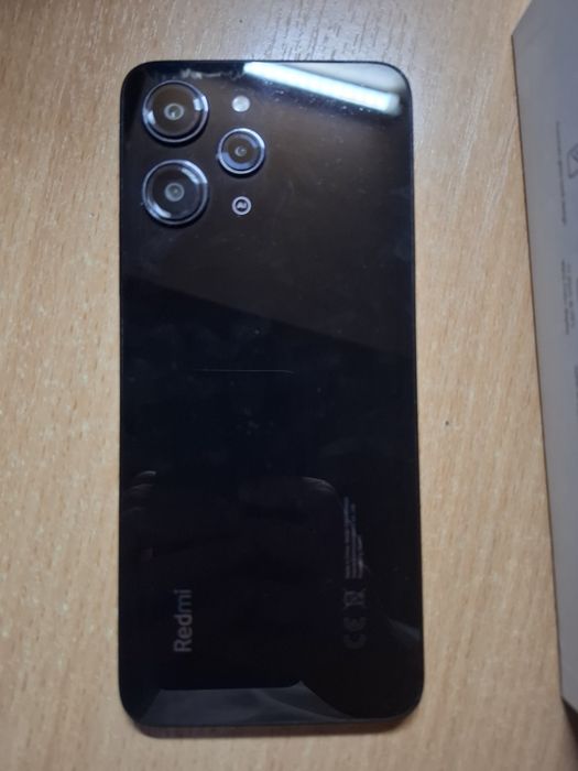 продам телефон Redmi 12 256гб