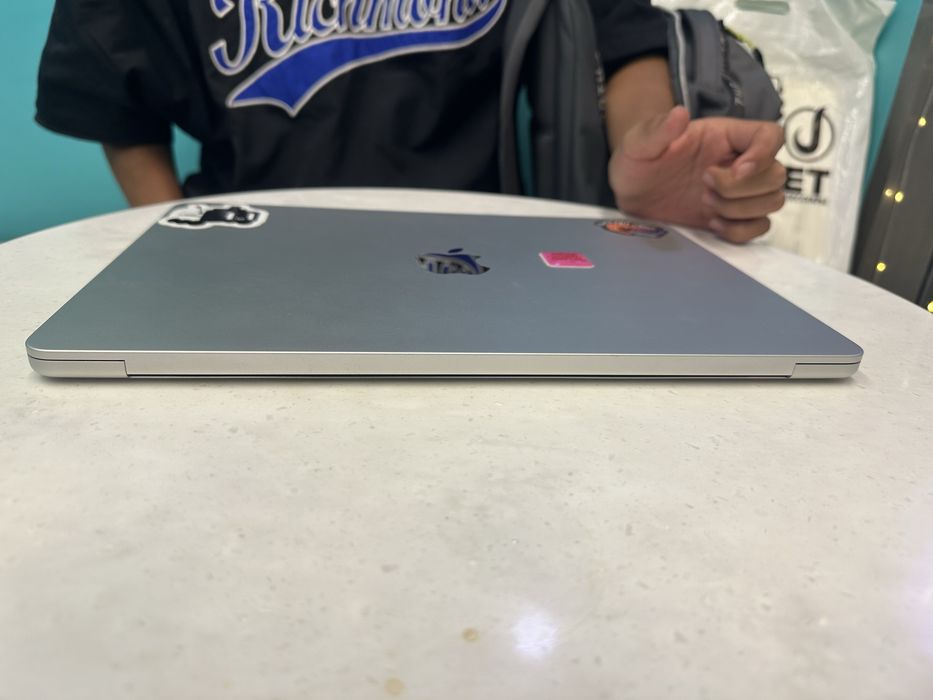 Apple MacBook m4 13.6 16/512