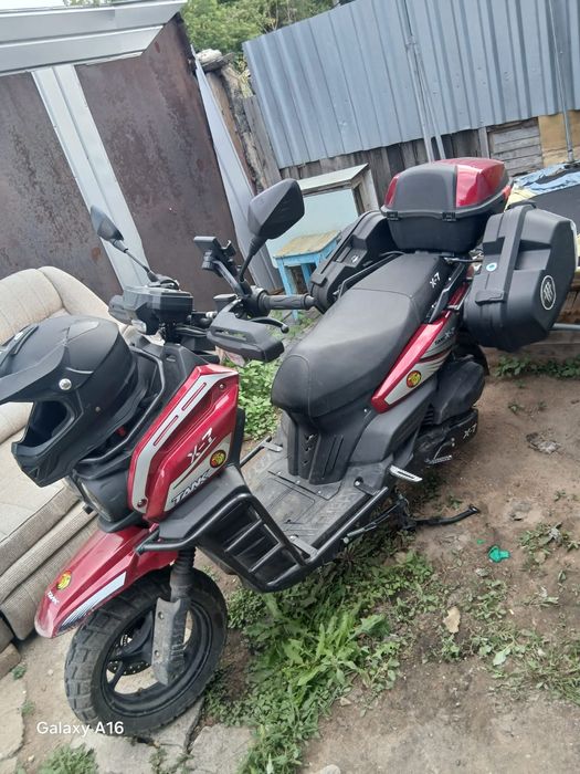 Продаю скутер TANK X7