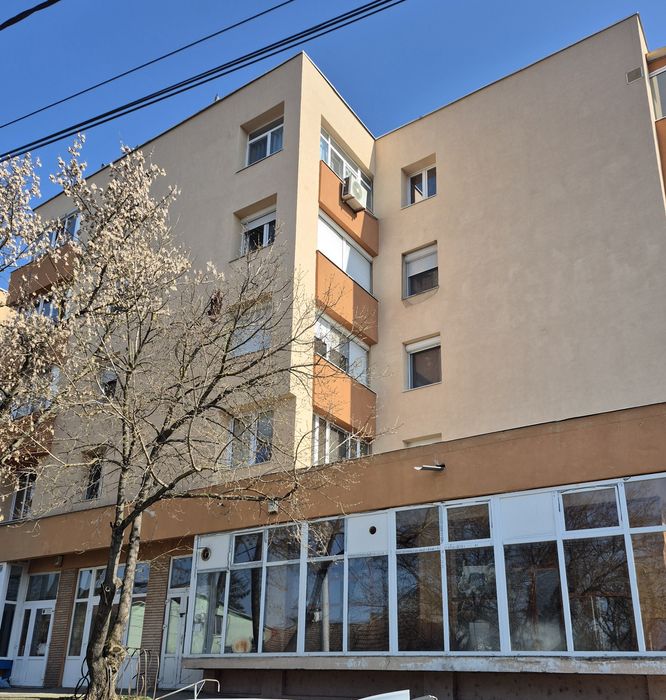 Apartament central cu 3 camere Salonta