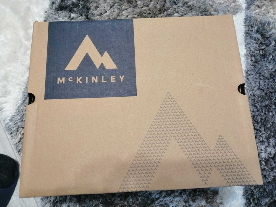 Vând bocanci Mc Kindley