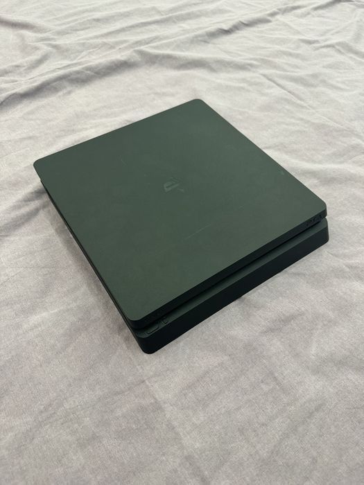 PS4 Slim 500GB + 2 оригинальных DualShock 4