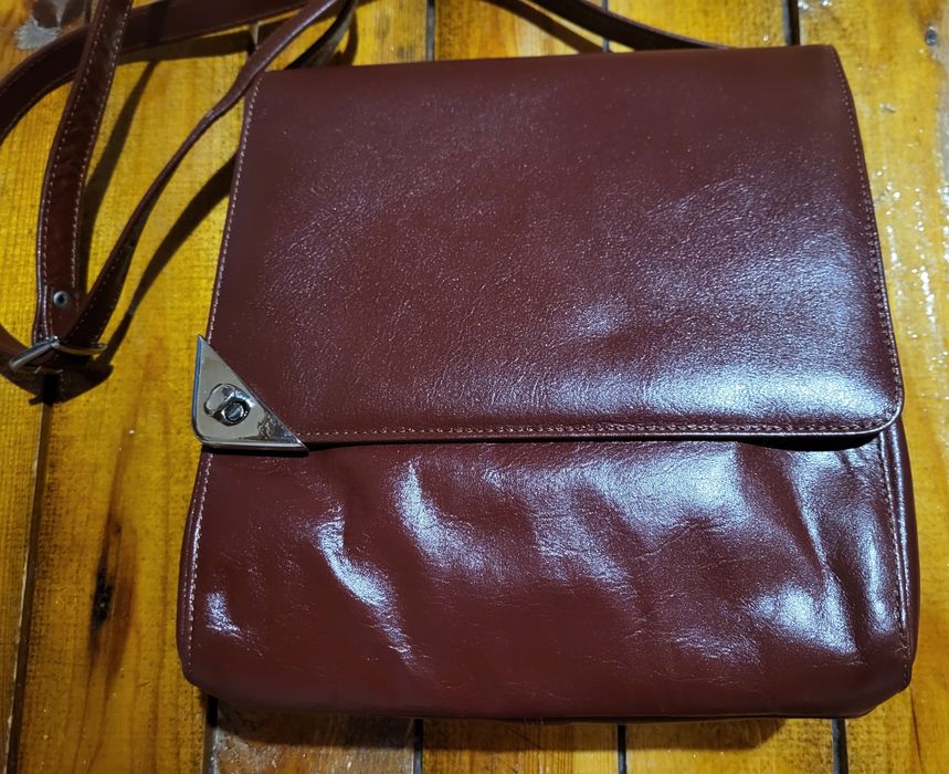 Кожена чанта от естествена кожа с дълга дръжка