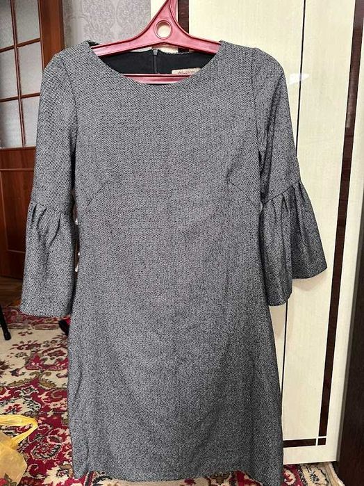 Отдам платья 44 размера