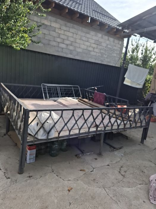 Продам железный тапчан