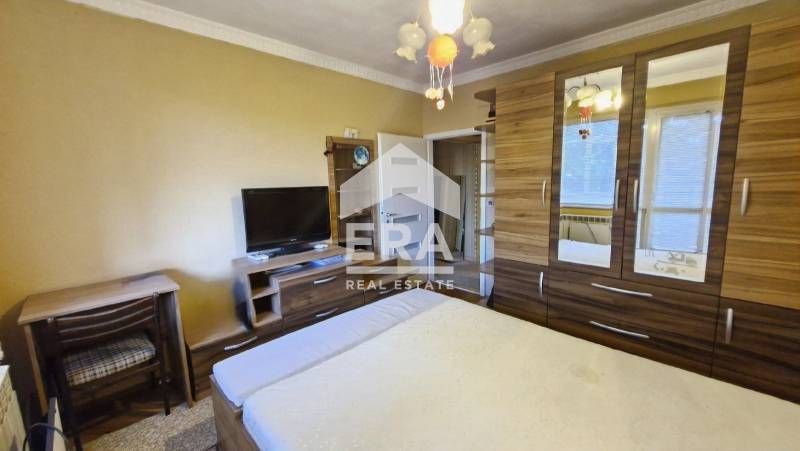 Продава се Четиристаен апартамент в Варна, Младост 1 - 96 кв.м за 6 €/кв.м - Снимка #6