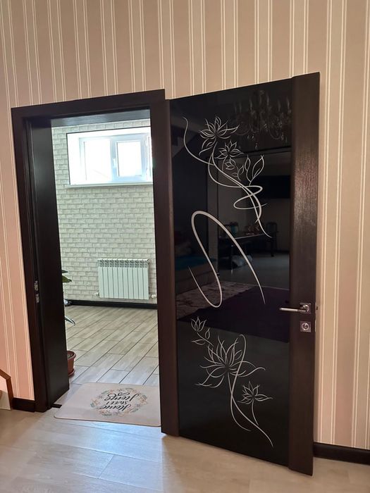 Продам две межкомнатные двери