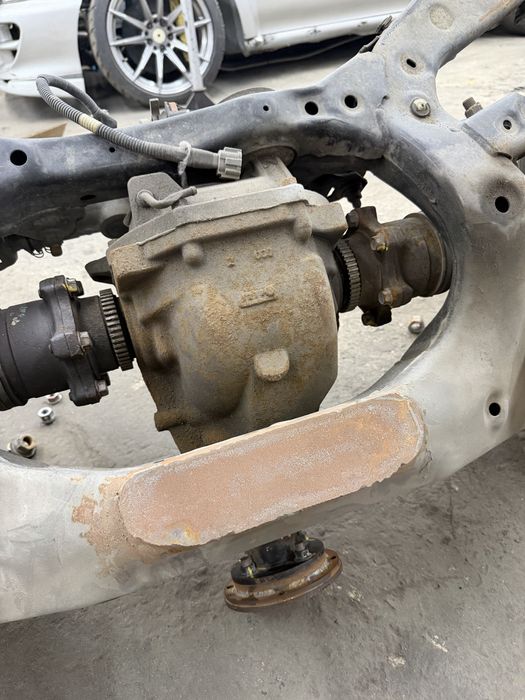 Балка в сборе скайлайн 36