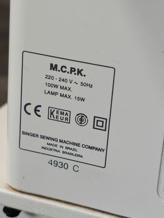 vand masina de cusut electrica Singer profesional 4930C,made in Brasil