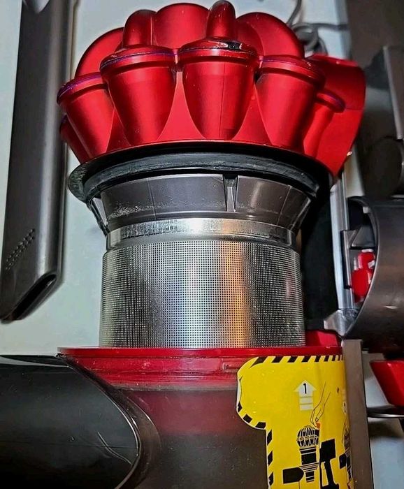 Dyson V8 Animal аккумуляторный пылесос