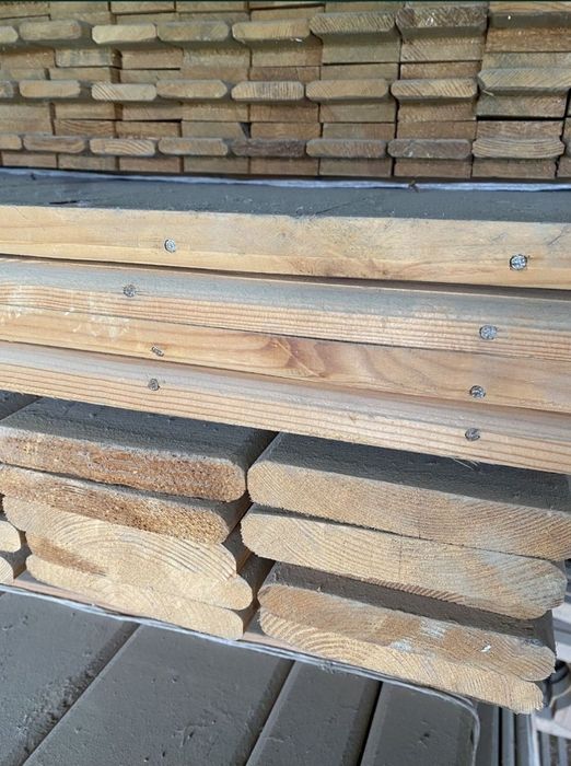 Деревянный стол и стулья комплект