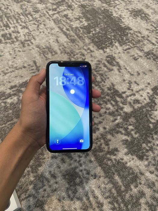 Iphone 11 в идеальным состояние с коробком