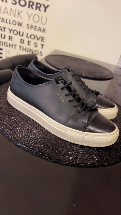 Италиански сникърси, естествена кожа