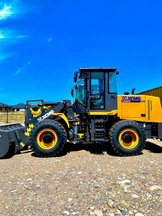 Услуги погрузчик 2,1 куб 3126