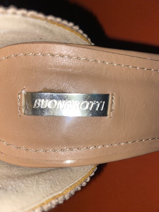 Sandale de piele cu lac si dantelă nr. 38 maro