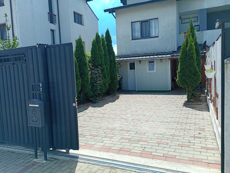 Proprietar direct | Apartament cu curte proprie și vedere deschisă către Lempeș și Bucegi