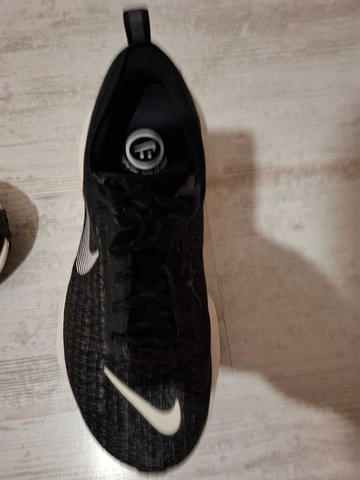 МаратониNike ZOOMX
