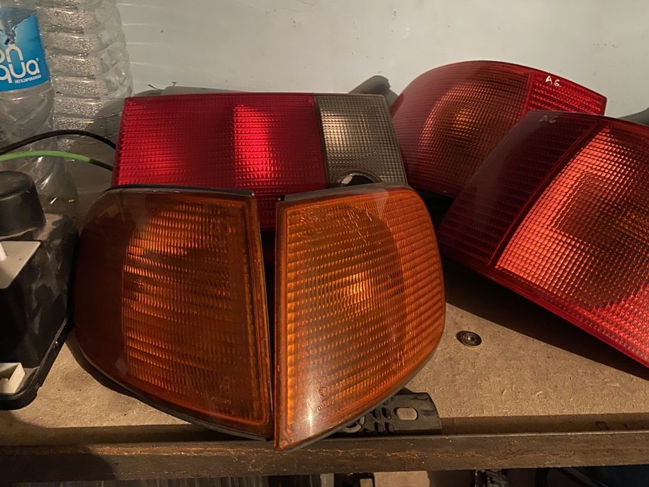 Передние поворотники Ауди 100 С4 Кузов Оригинал.