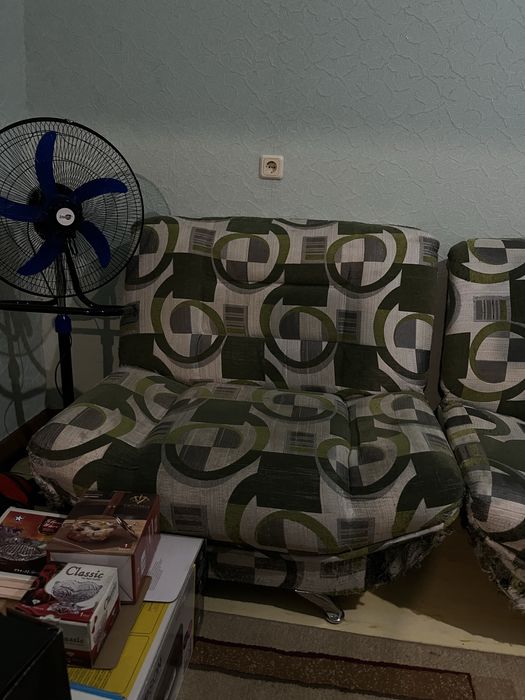 срочно продам кресло с диваном