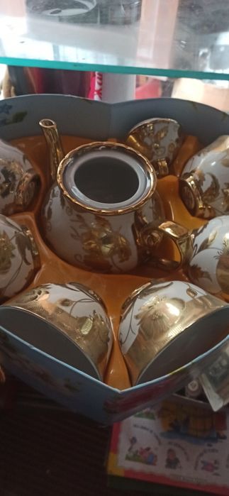 Продается чайный набор.