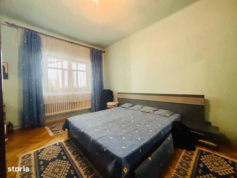 Casă cu 3 camere, curte și garaj în Baia Mare