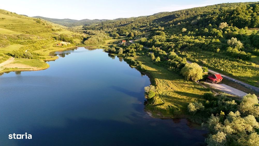 Teren unic de 5.000 m², chiar pe malul lacului Bezid