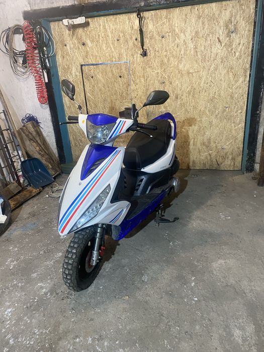 Продам скутер 125