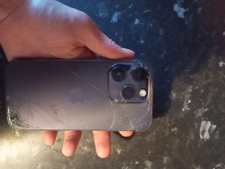Vând iPhone 14 pro