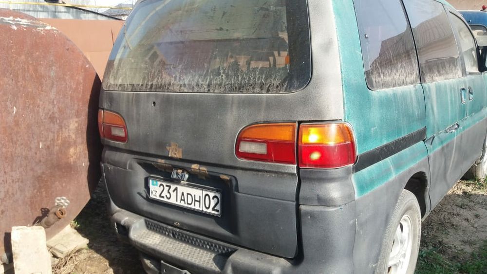 Митсубиси Спейс Гир.