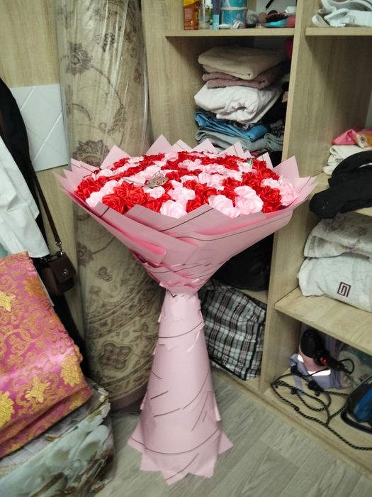 Шикарная 101 роза из лент