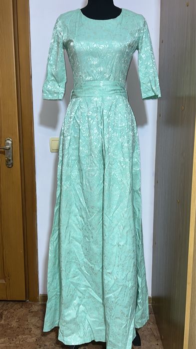 Платья по 7500 тенге