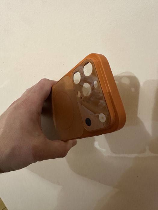 Husă orange iPhone 16 ProMax, model 17 ProMax