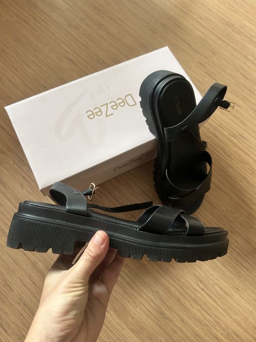 Дамски сандали DeeZee