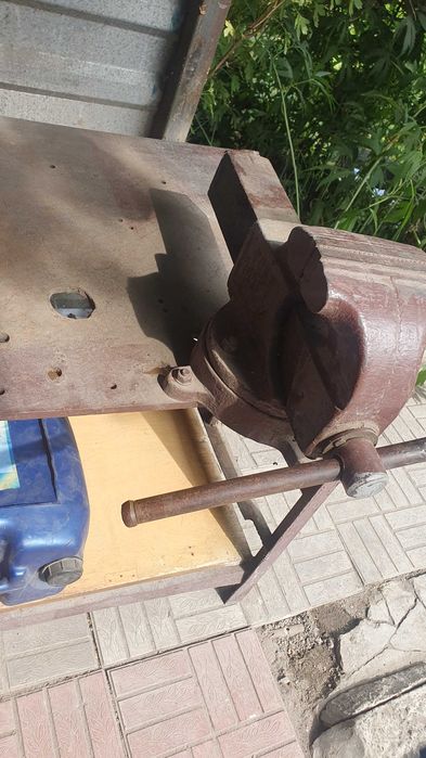 Верстак слесарный с тисками