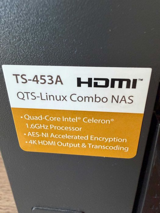 Продавам NAS QNAP TS-453A с 24TB дискове
