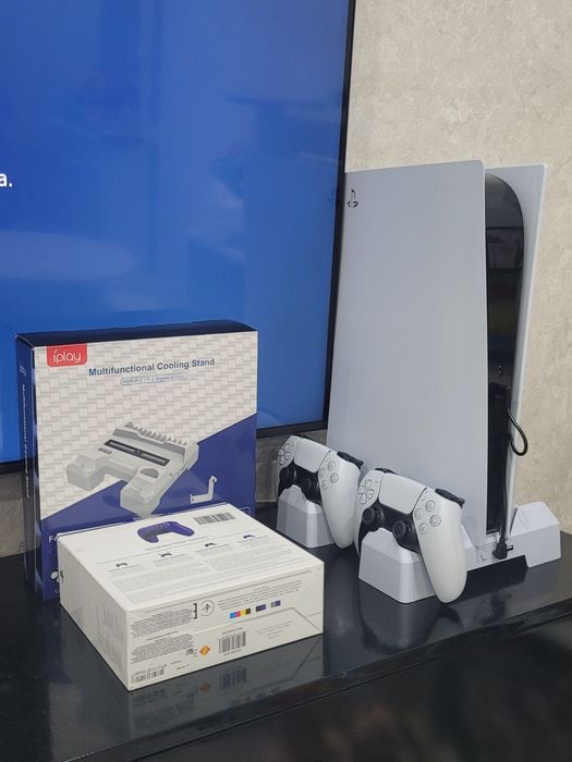 Ps5 с двумя джойстиками и играми пс5