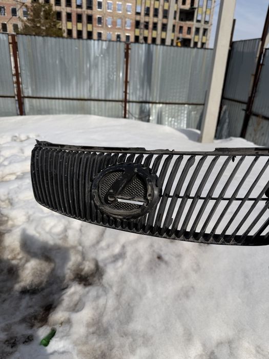 Решетка радиатора Лексус is