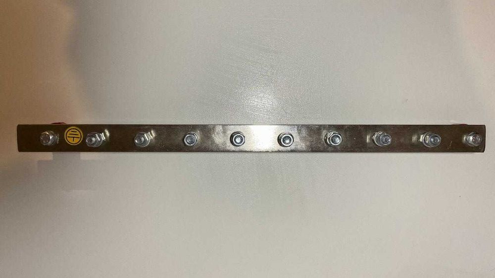 Шина заземление (медь, покрытая никелем). Длина 50 см