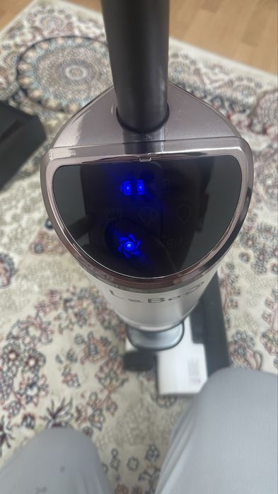 Срочно Продам вертикальный пылесос Le Bot