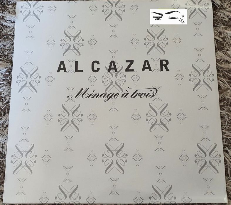 Vând viniluri noi-sigilate