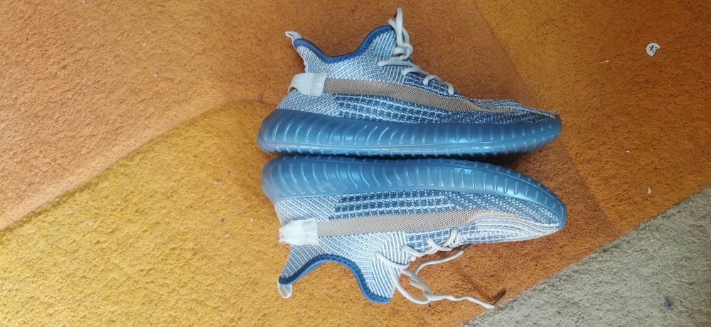Yeezy bost model nou