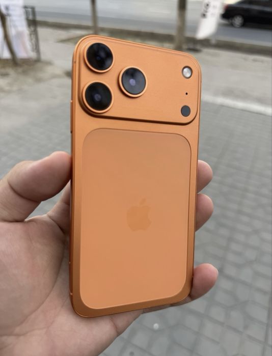 iphone Xr 17 pro korpusda