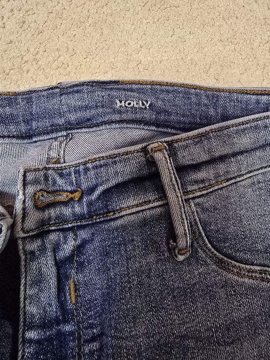 Продавам 3 бр.дънки марка River Island за 10 евро обща цена. Размер М