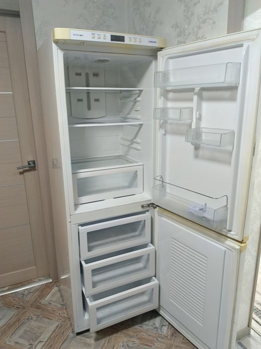 Продам холодильник