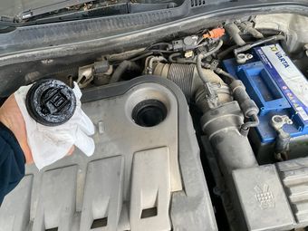 Volkswagen Golf VI 2.0 TDI Advance 2010