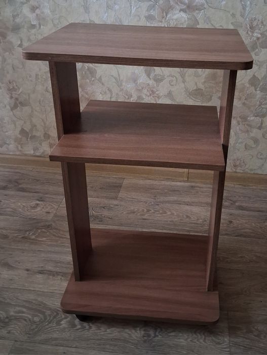 Полка стеллаж на колёсах