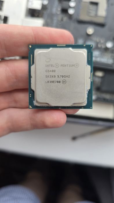 Продам процессор Intel. G5400