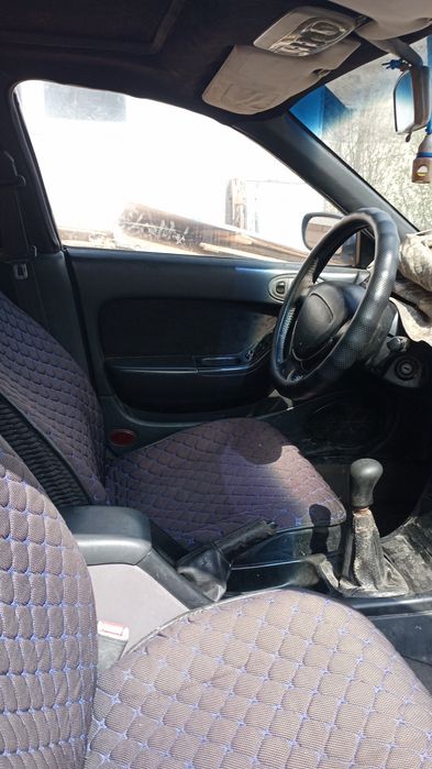 Мазда кседокс6 на полном ходу.