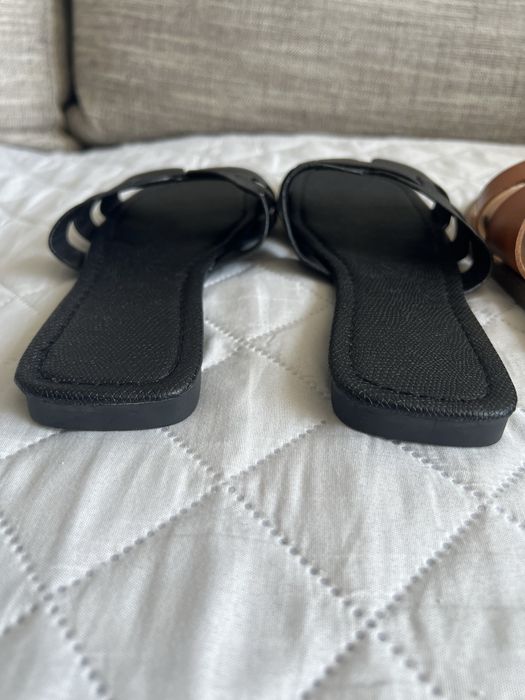 Продавам дамски чехли