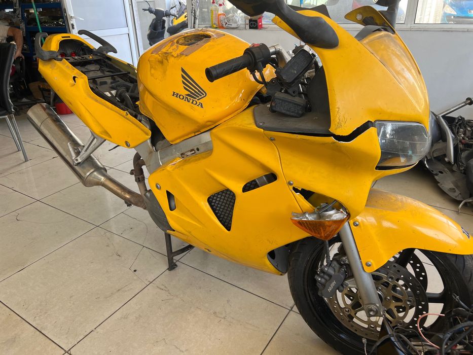 Honda VFR 800 rc46 на ЧАСТИ